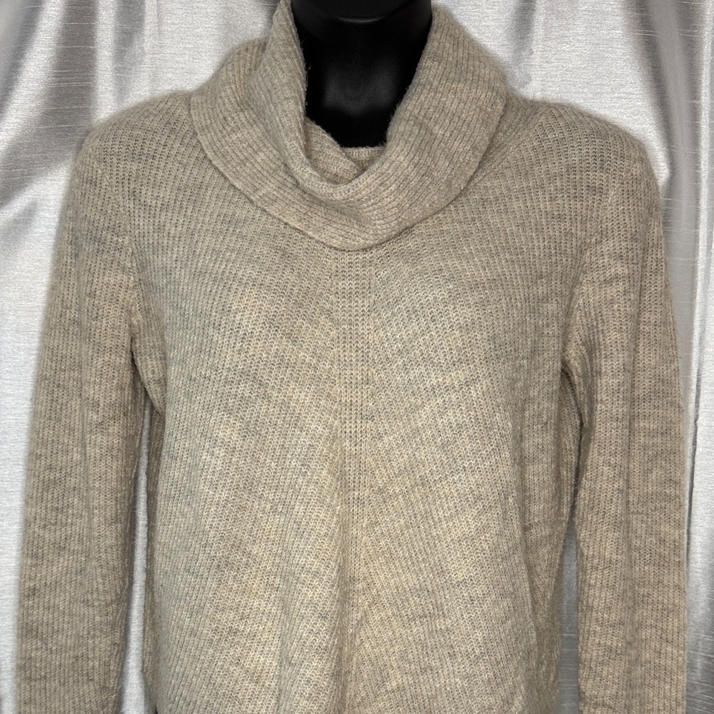 Tahari Cowl Neck Sweater Acrylic Blend Tan Ribbed Long Sleeve Comfy Fuzzy